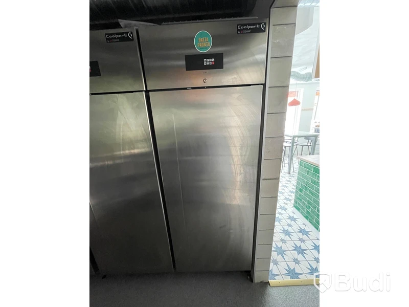 Kylskåp Gemm 720x790x2050 mm, 4 hyllor. Ord pris 25.345 kr inköpt 2022