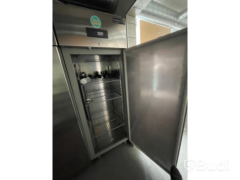 Kylskåp Gemm 720x790x2050 mm, 4 hyllor. Ord pris 25.345 kr inköpt 2022
