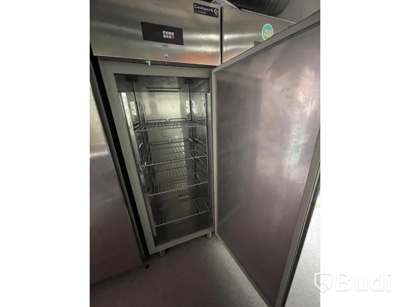 Kylskåp Gemm 720x790x2050 mm, 4 hyllor. Ord pris 25.345 kr inköpt 2022