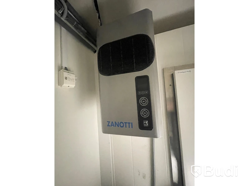 Coolpart Kylrum 80 - B:2300 x D:1800x H:2400 mm - Kylmaskin till kylrum Zanutti MGM 107 hängselmaskin- Dörr 700x2000 mm med jumbolås. Ord pris ca 200.000 kr inköpt 2022