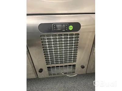 Kylbänk VLE-1207 med slät toppskiva 7 st GN. Ord pris 35.990 kr inköpt 2022