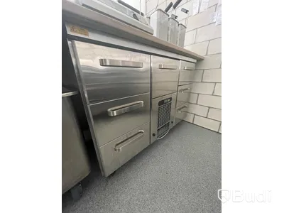 Kylbänk VLE-1207 med slät toppskiva 7 st GN. Ord pris 35.990 kr inköpt 2022