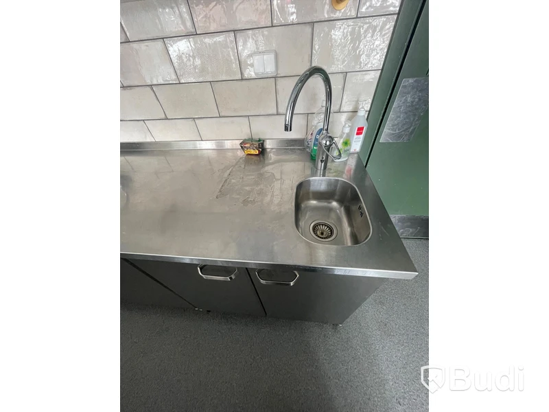 Rostfri Arbetsbänk - 3900x700x900 mm - 1 st diskho 500x400x250 mm med silhink och kulve  Ord pris 82.361 kr inköpt 2022