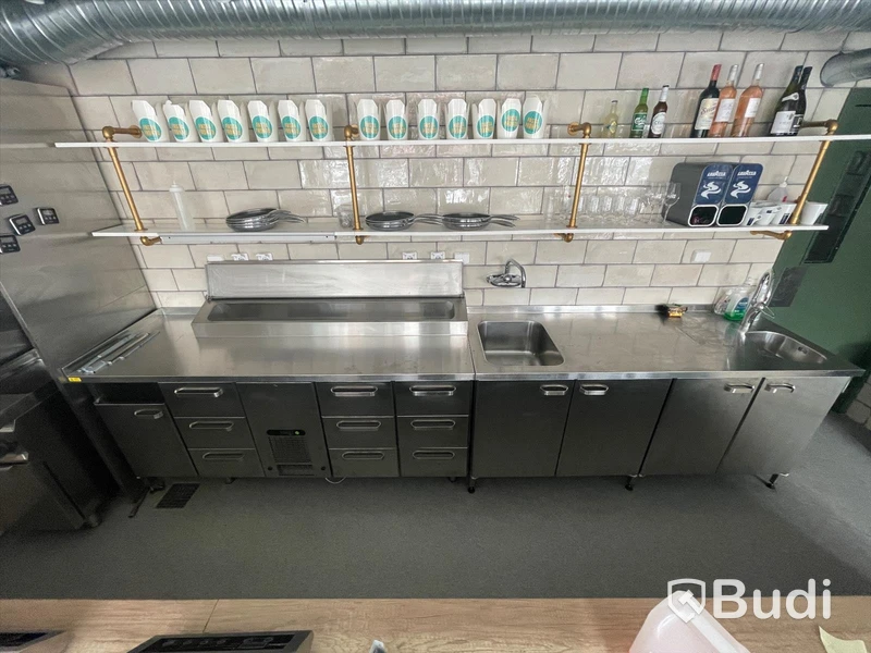 Rostfri Arbetsbänk - 3900x700x900 mm - 1 st diskho 500x400x250 mm med silhink och kulve  Ord pris 82.361 kr inköpt 2022