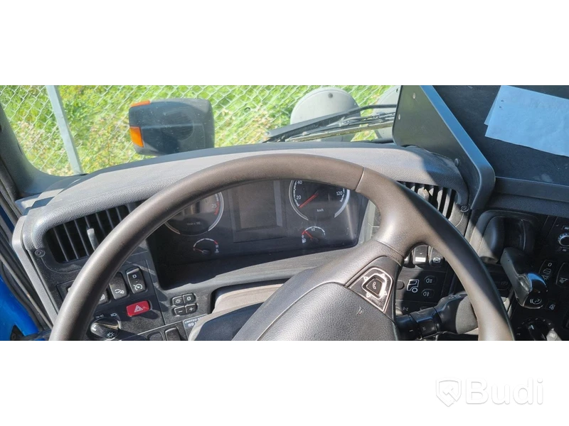 Lastbil SCANIA R560 LB8X4X4HSA - 2011 | Reparationsobjekt