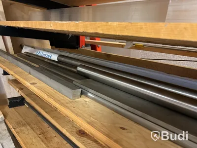 Materialställ med innehåll