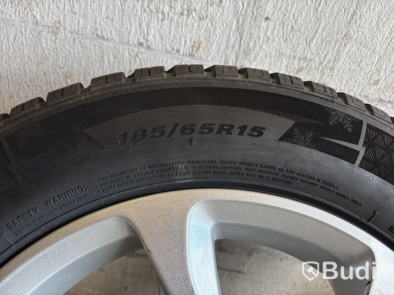 4 st. Däck på fälgar, Nexen 185/65 R15