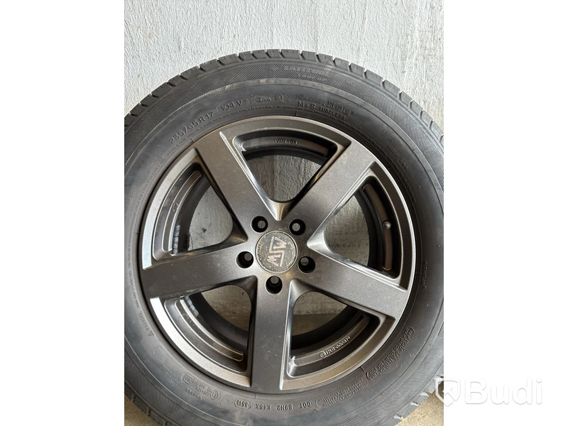 4 st. Däck på fälgar, Michelin 235/65R17