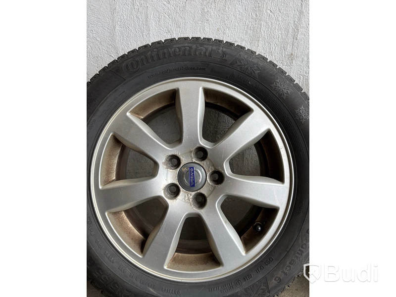 4 st. Däck på fälgar, olika märken 215/55 R16