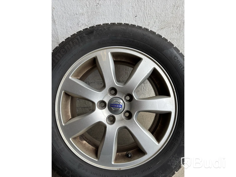 4 st. Däck på fälgar, olika märken 215/55 R16