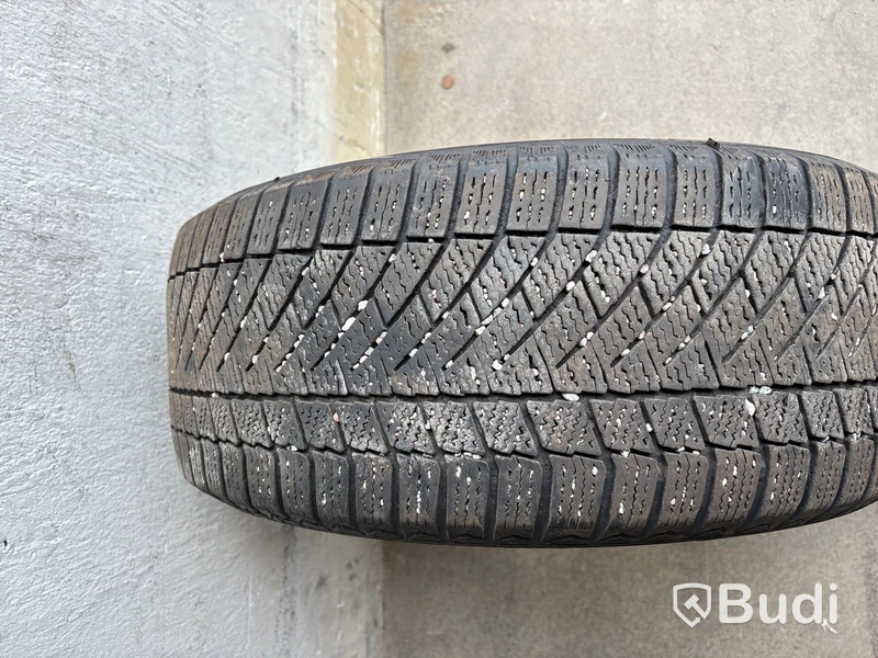 4 st. Däck på fälgar, olika märken 215/55 R16