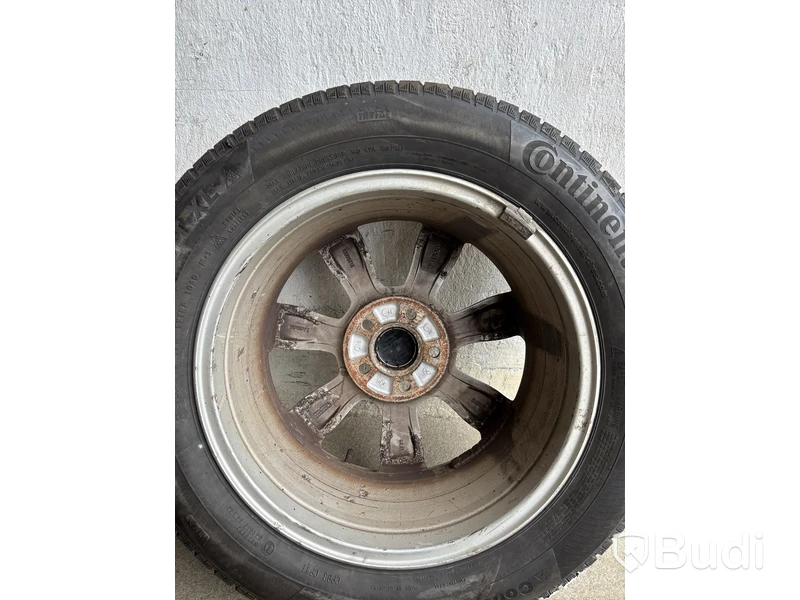 4 st. Däck på fälgar, olika märken 215/55 R16
