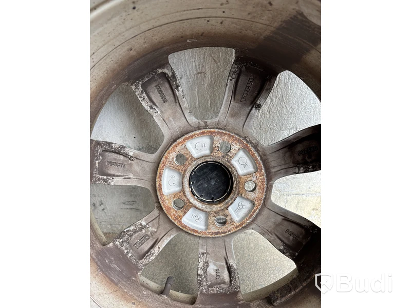 4 st. Däck på fälgar, olika märken 215/55 R16