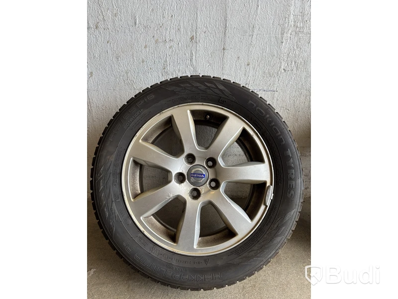 4 st. Däck på fälgar, olika märken 215/55 R16