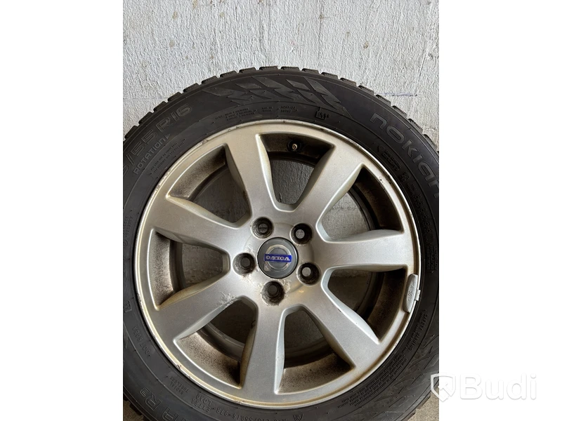 4 st. Däck på fälgar, olika märken 215/55 R16