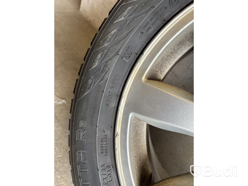 4 st. Däck på fälgar, olika märken 215/55 R16