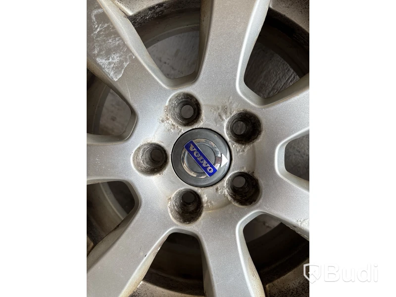 4 st. Däck på fälgar, olika märken 215/55 R16
