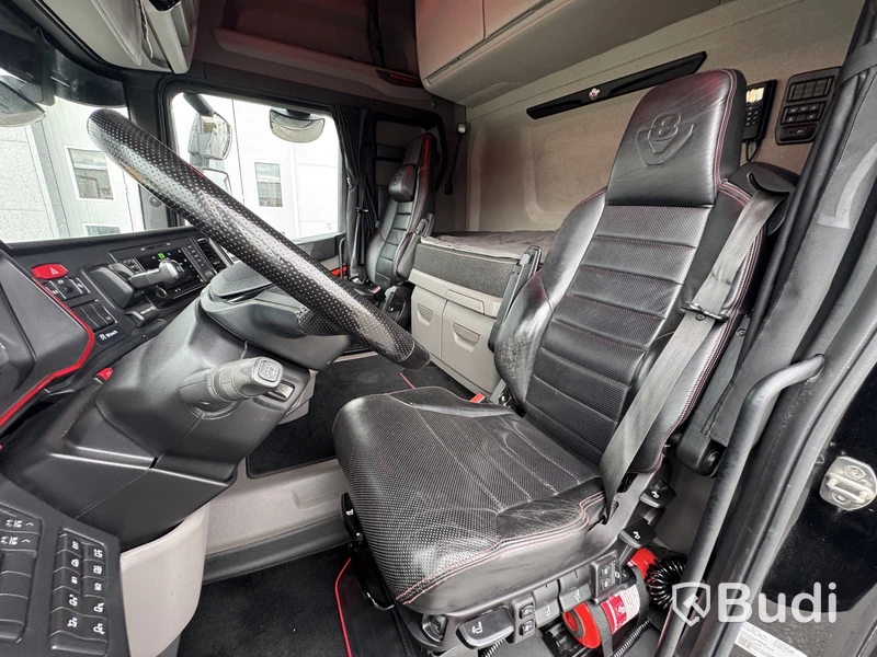 Dragbil Scania R590 V8 6x2 -2023 | Tipphydraulik