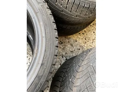 Stort parti med däck/fälgar