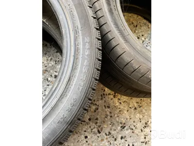 Stort parti med däck/fälgar