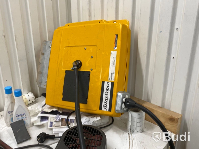 Slangvinda, borrmaskin, batteriladdare med mera.