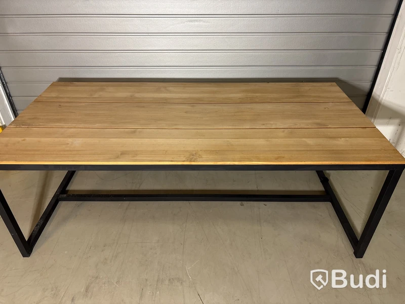 Matbord för utomhusbruk