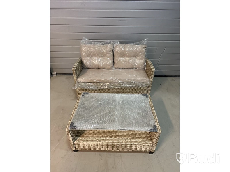 Loungesoffa och soffbord i konstrotting, Sunfun, Sävsjö, natur