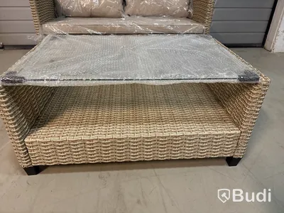 Loungesoffa och soffbord i konstrotting, Sunfun, Sävsjö, natur