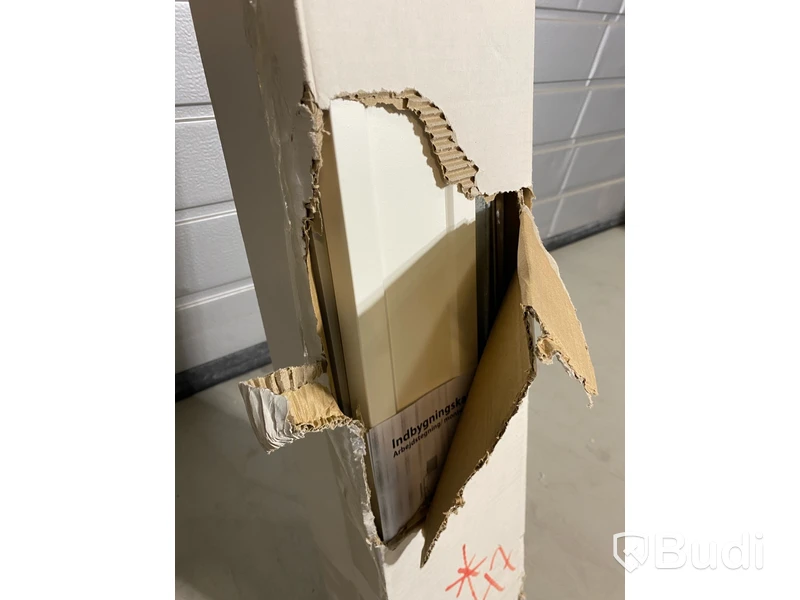 SKJUTDÖRR SAFCO LONDON GLAS 8X21 MED INBYGGNADSKARM