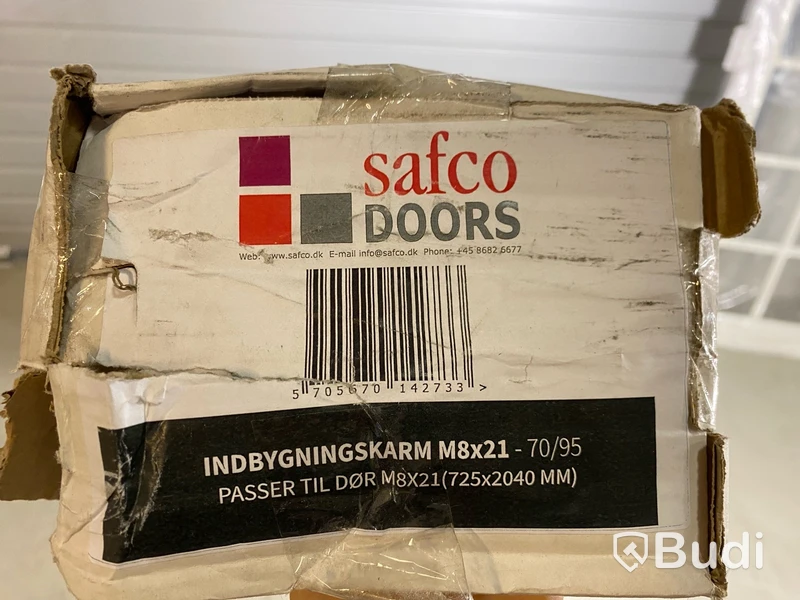 SKJUTDÖRR SAFCO LONDON GLAS 8X21 MED INBYGGNADSKARM