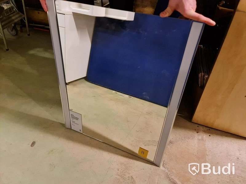 INR Spegel med reglerbar sidobelysning 600x720mm Ca. Butikspris: 7.990SEK