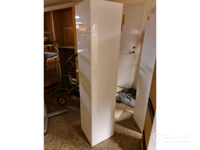 IFÖ Sense högskåp Högblank vit 330x360x1690mm Ca. Butikspris: 5.913SEK Utställnings ex.
