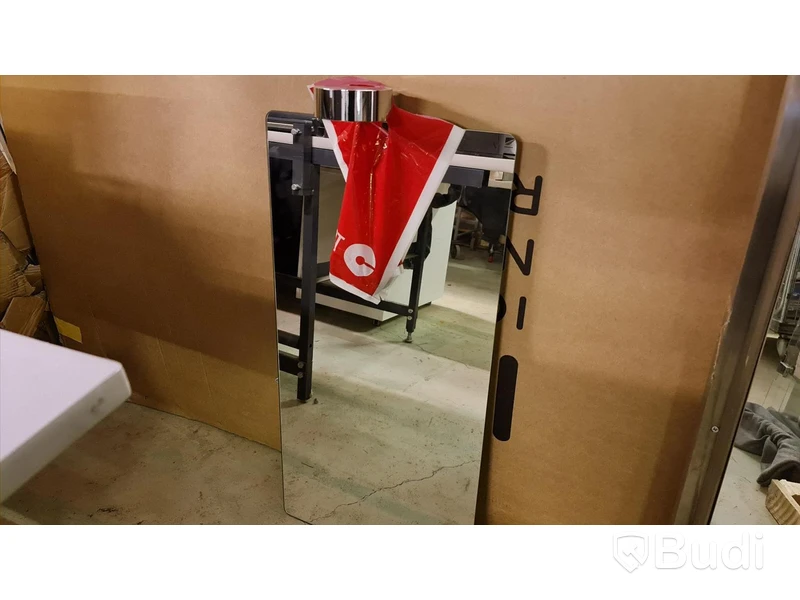 Dansani Spegel med rundade kanter inkl. Venus lampa från Dansani 400x800mm Ca. Butikspris: 3.810SEK Utställning ex.