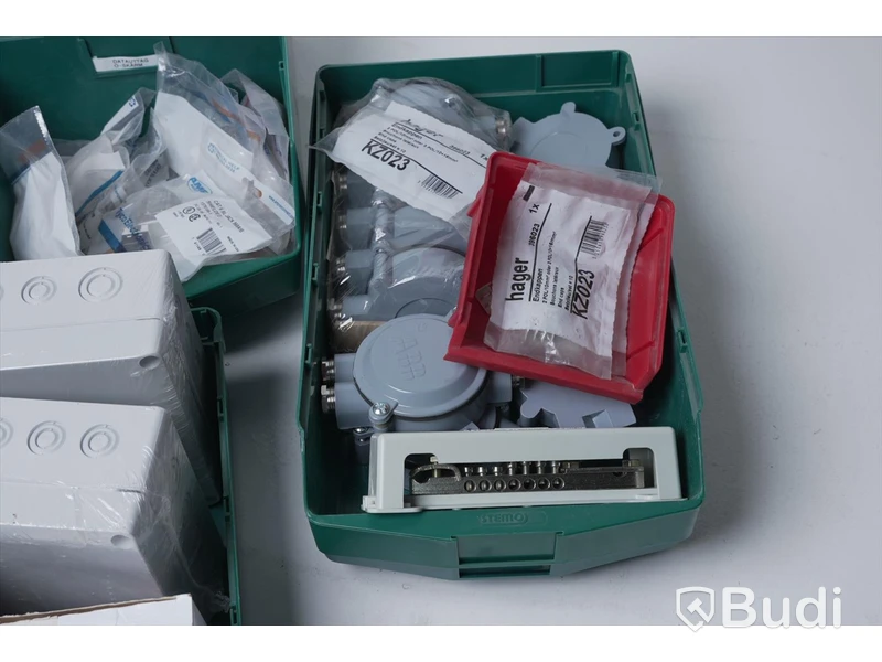 Diverse elektronik- och byggtillbehör