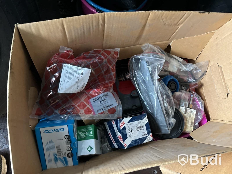 Verktyg, maskiner & allt övrigt innehåll i container.