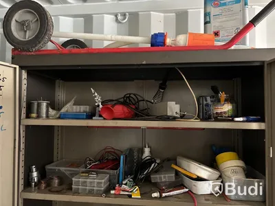 Verktyg, maskiner & allt övrigt innehåll i container.