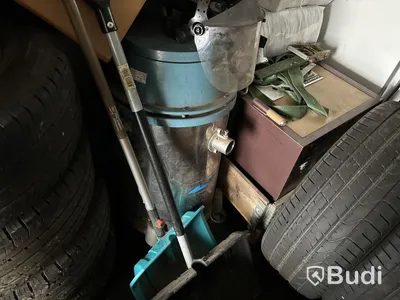 Verktyg, maskiner & allt övrigt innehåll i container.