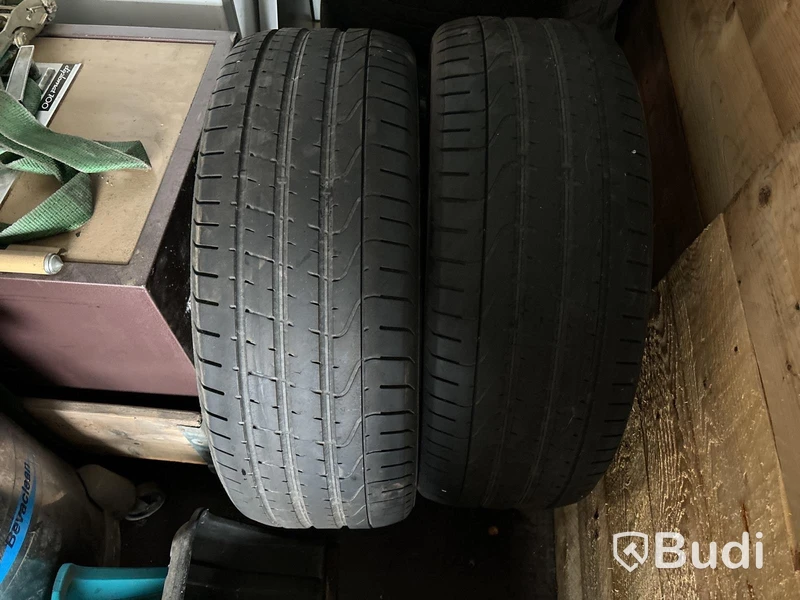 Verktyg, maskiner & allt övrigt innehåll i container.