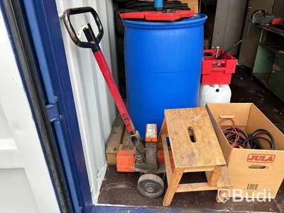 Verktyg, maskiner & allt övrigt innehåll i container.