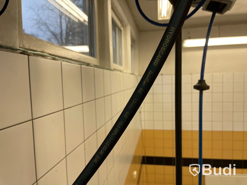 6 st varav 2 st Orion och 4 st Samoa distributionssatser för oljepåfyllning. Komplett med pump