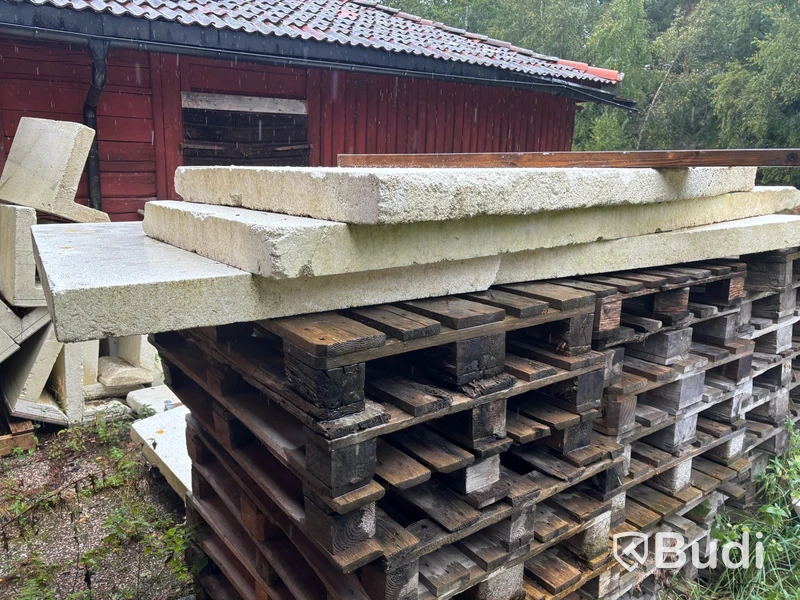 Virke, brädor limträbalk m.m. Stort Parti