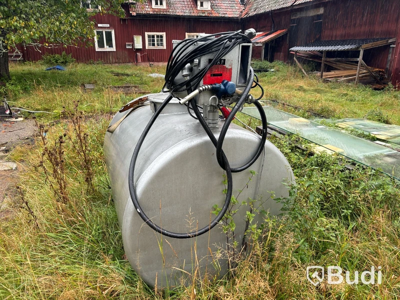 Dieseltank med pump