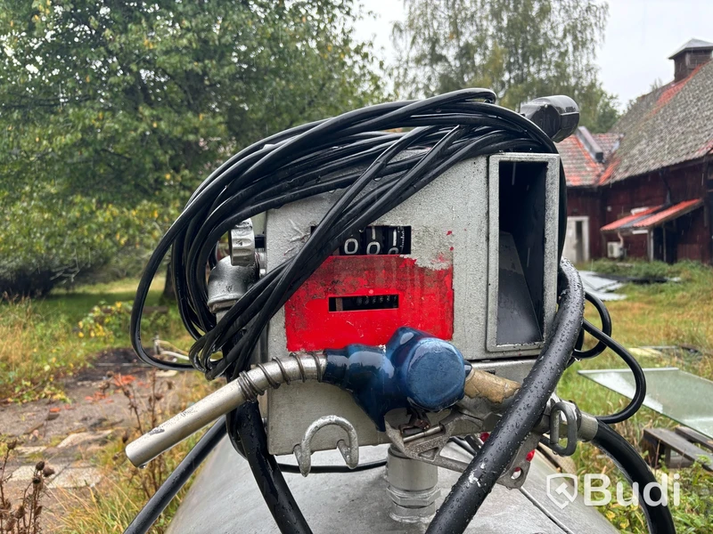 Dieseltank med pump