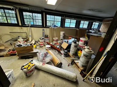 Byggprodukter, färgskak, kakelkap, vibrostavar m.m.