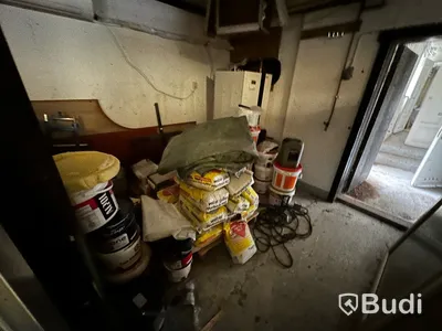 Byggprodukter, färgskak, kakelkap, vibrostavar m.m.