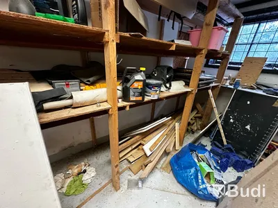 Byggprodukter, färgskak, kakelkap, vibrostavar m.m.