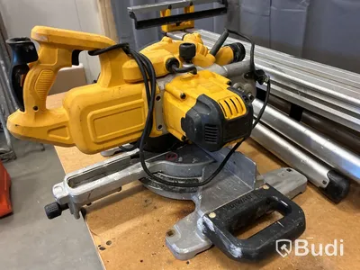 Kap- & gersåg Dewalt DWS773 med sågbänk