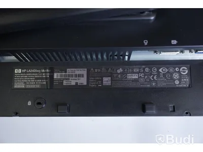 2 ST Datorskärmar HP LA2405wg Monitor - OMSTARTAD PGA FELAKTIKGT BUD