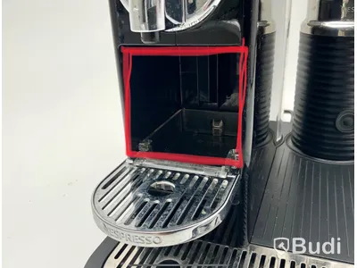 Nespresso D120. Saknar en lucka, kolla sista bilden.