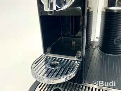 Nespresso D120. Saknar en lucka, kolla sista bilden.